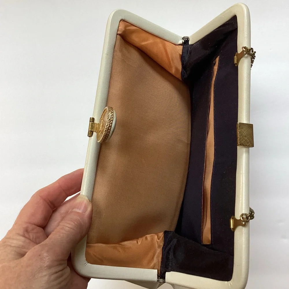 Vintage White Pleated Leather Clutch with‎ Chain Strap